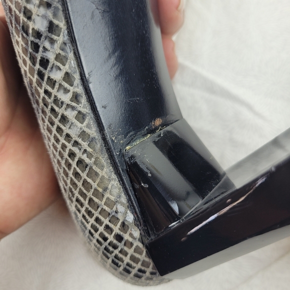 Stuart Weitzman snakeskin gray leather square toe block heel shoe pump work 6.5 - Picture 9 of 12